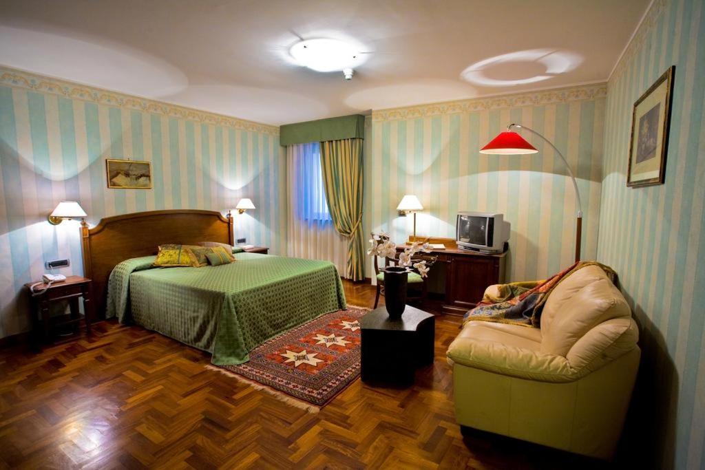 Pretoria Hotel Потенца Екстериор снимка